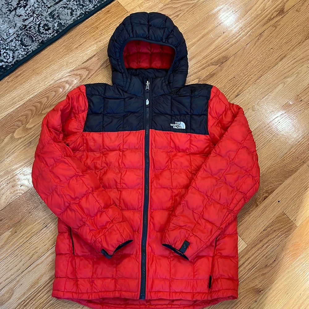 Boys North Face winter jacket. Excellent condition.
